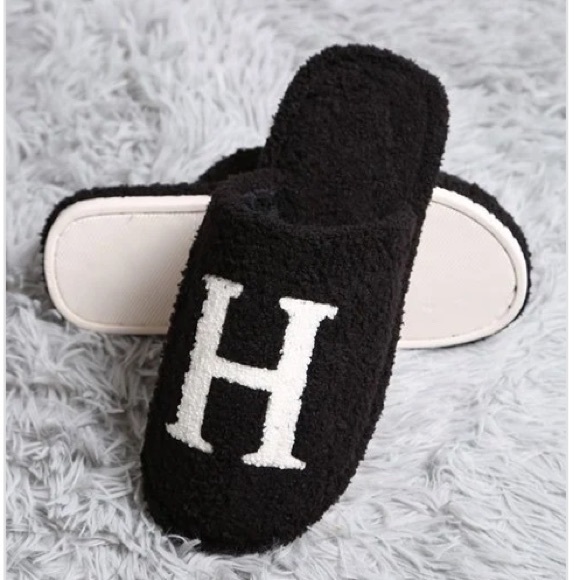 Combo blanket/slippers set black - Picture 4 of 5